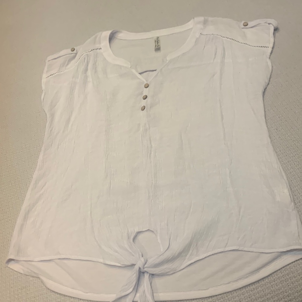 EUC white short sleeve top